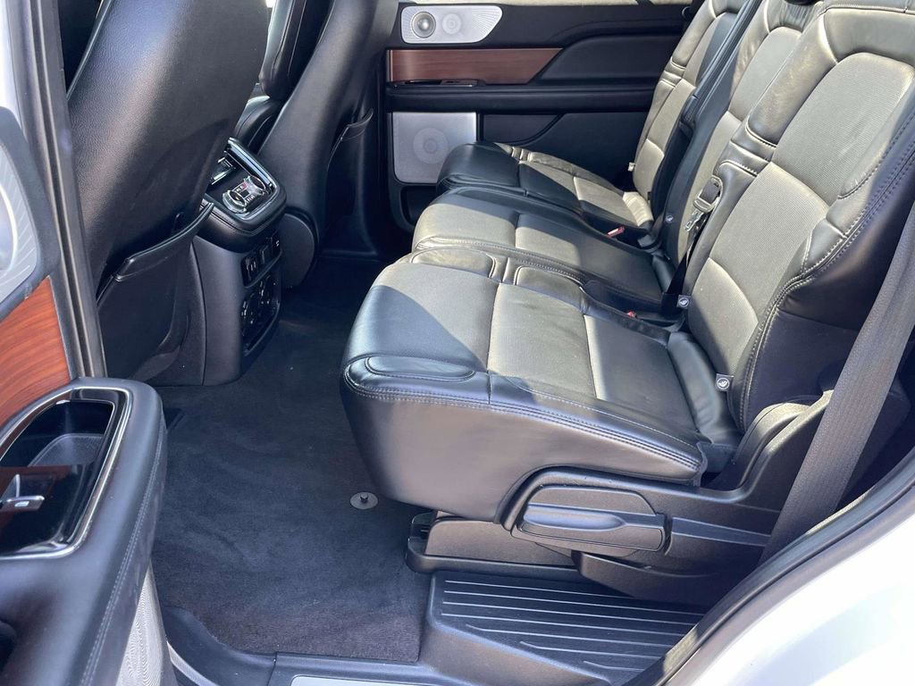 Used 2020 Lincoln Navigator Reserve w/ Equipment Group 208A Reserve AWD/4WD image 10