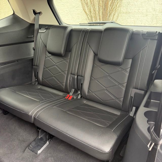 Used 2025 Volkswagen Atlas SE AWD/4WD image 12