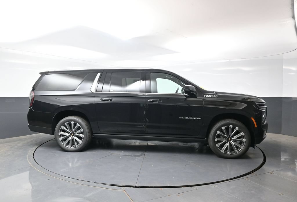 New 2026 Chevrolet Suburban High Country AWD/4WD image 3