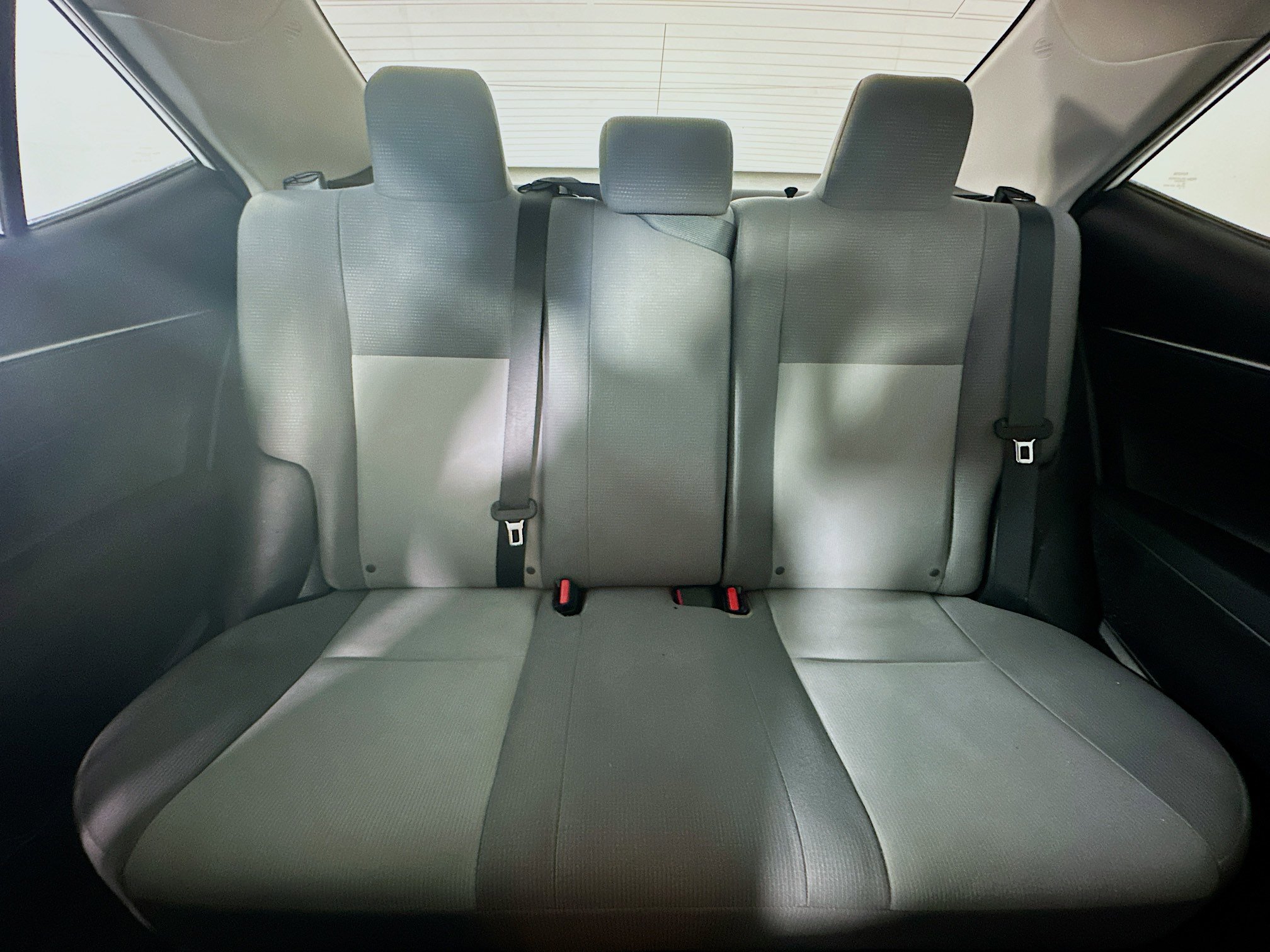 Used 2015 Toyota Corolla L FWD image 28