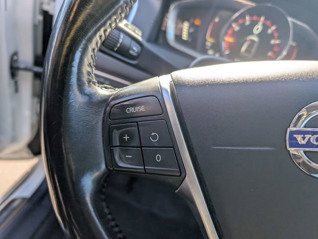 Used 2017 Volvo XC60 T6 Dynamic w/ Climate Package image 18