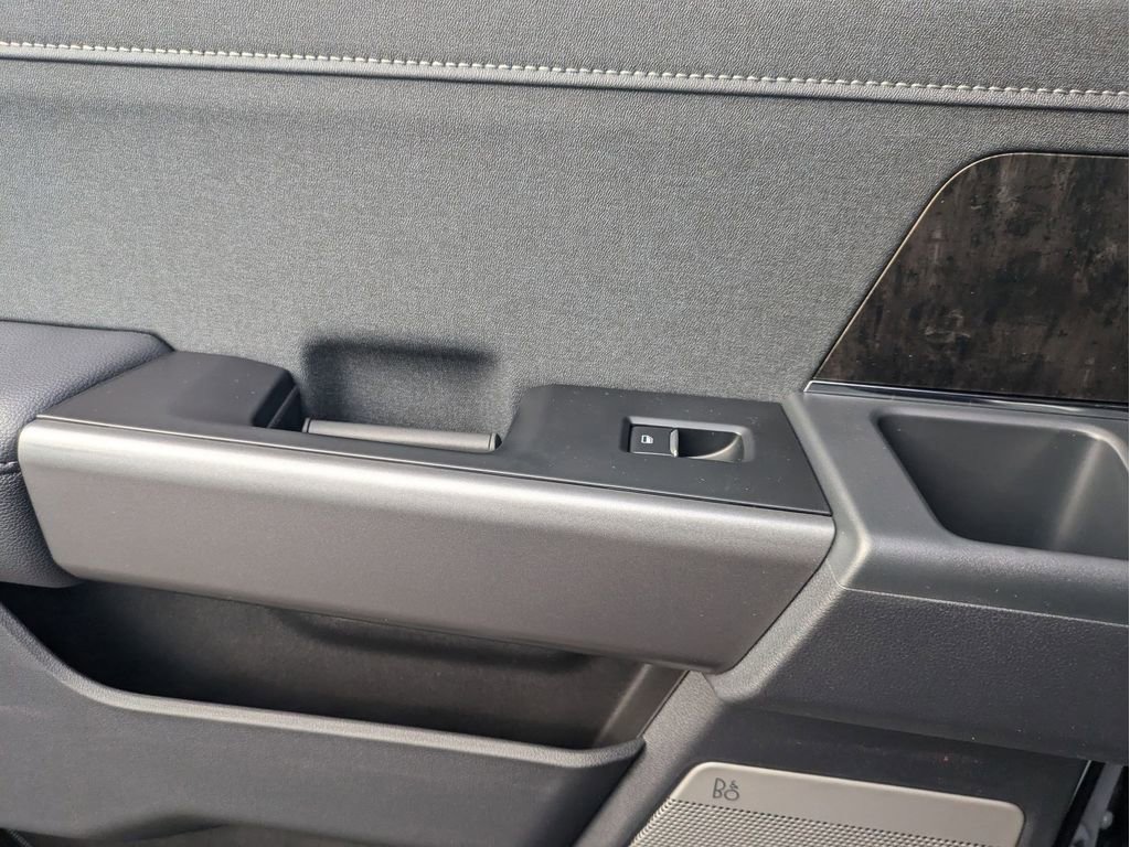 New 2026 Ford F250 Lariat w/ Black Appearance Package image 25