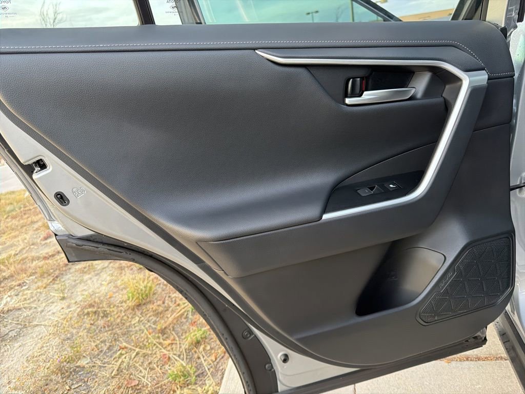 Used 2025 Toyota RAV4 Limited image 21