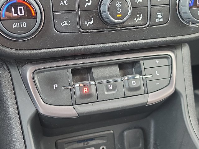 Used 2024 GMC Terrain AT4 w/ Tech Package AWD/4WD image 17