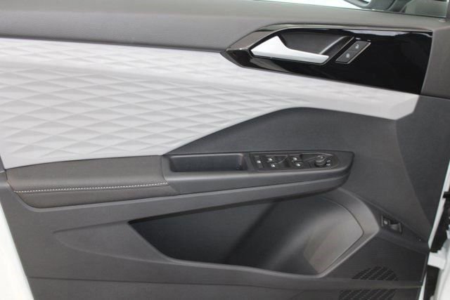 Used 2024 Volkswagen Taos S image 12