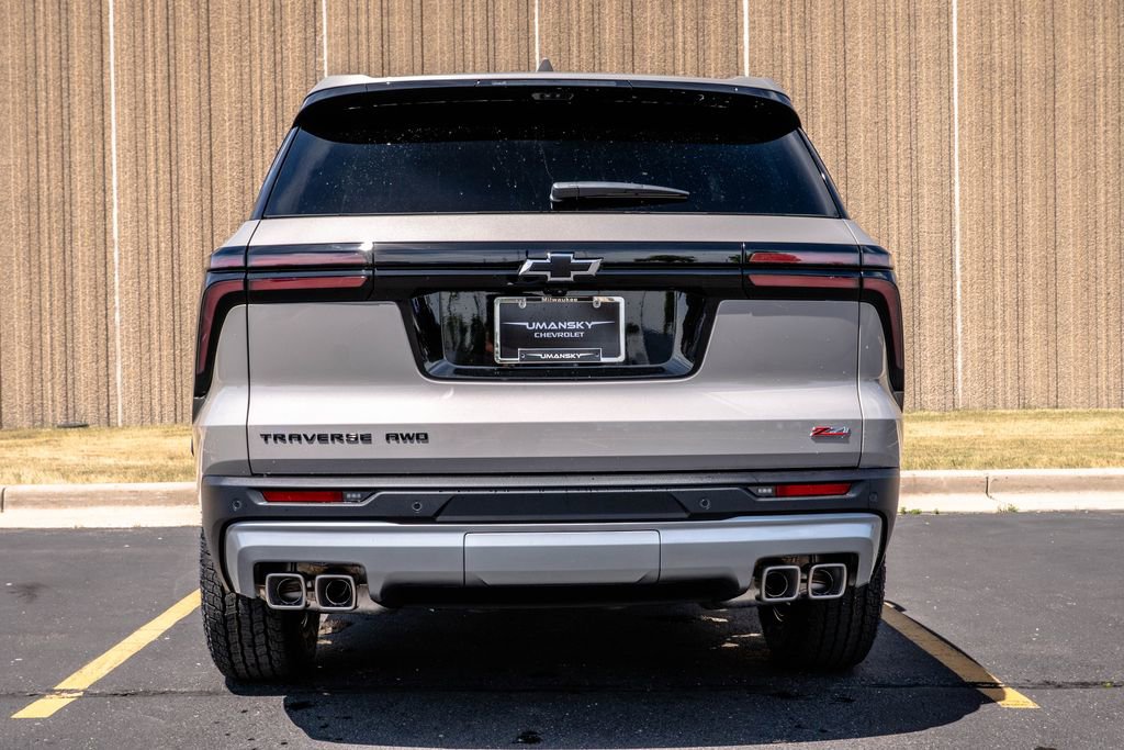 New 2026 Chevrolet Traverse Z71 w/ Enhanced Driving Package AWD/4WD image 8