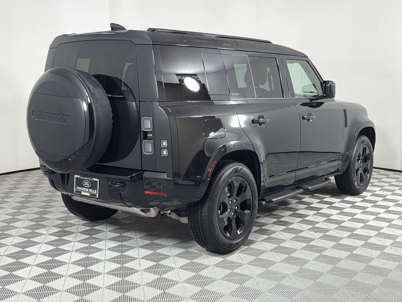 New 2026 Land Rover Defender 110 X-Dynamic SE image 5