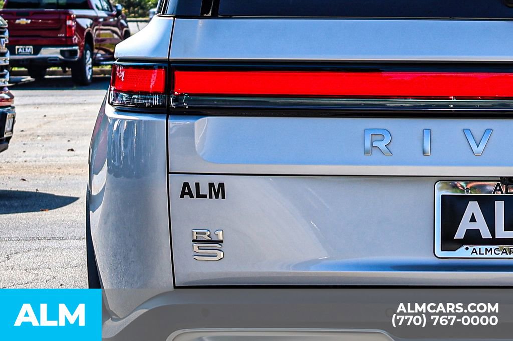 Used 2024 Rivian R1S Adventure image 12
