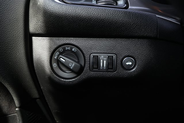 Used 2021 Dodge Challenger SXT w/ Driver Convenience Group image 15