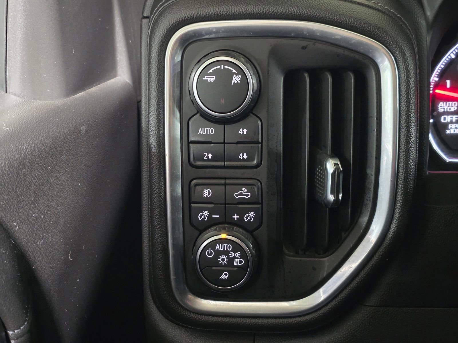 Used 2019 Chevrolet Silverado 1500 LTZ w/ LTZ Convenience Package AWD/4WD image 35