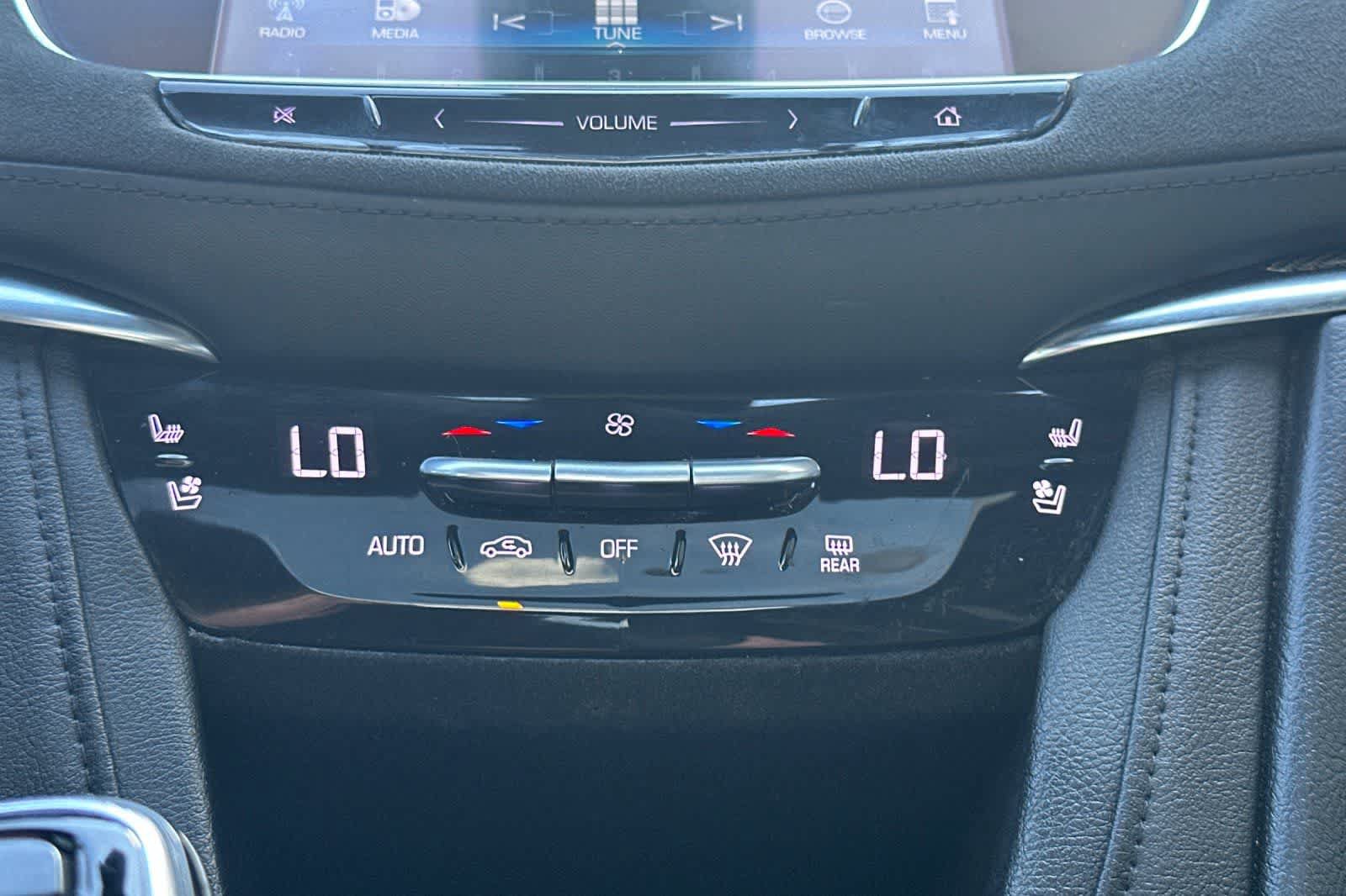 Used 2017 Cadillac XT5 Platinum AWD/4WD image 22