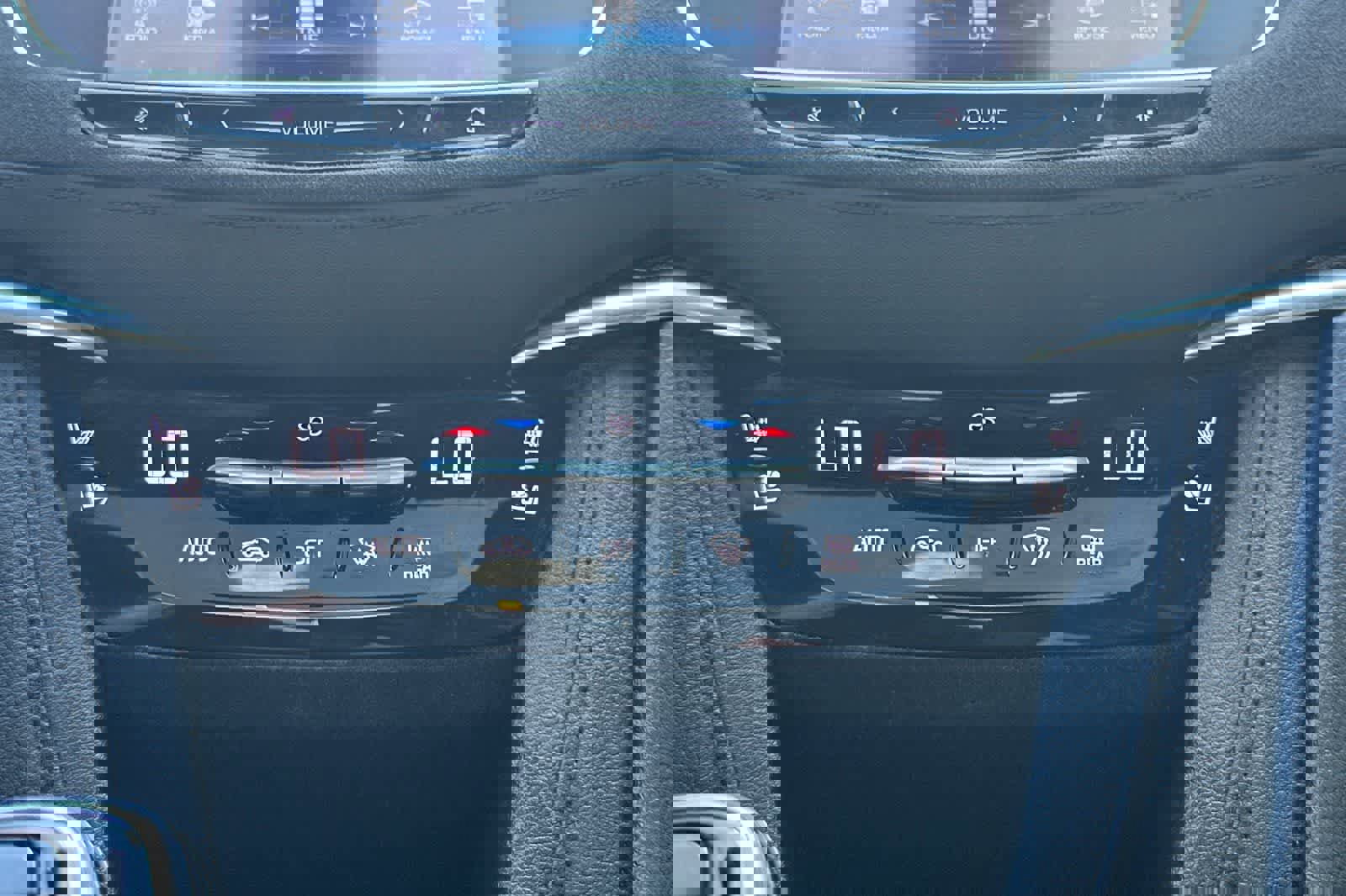 Used 2017 Cadillac XT5 Platinum AWD/4WD image 22