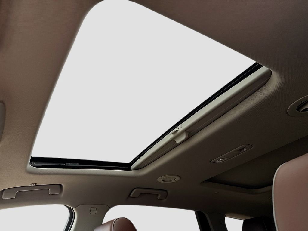 Used 2020 Buick Enclave Avenir w/ Avenir Technology Package image 19