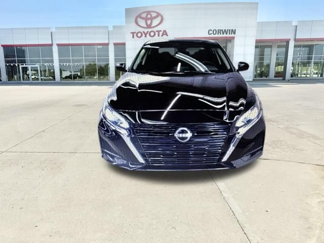 Used 2025 Nissan Altima 2.5 SV FWD image 15