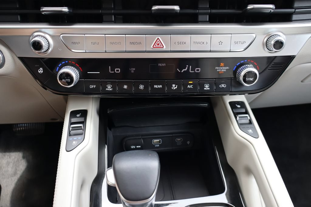 Used 2023 Kia Telluride EX w/ EX Captain's Chair Package AWD/4WD image 9