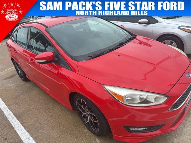 Used 2016 Ford Focus SE w/ SE Sport Package image 3