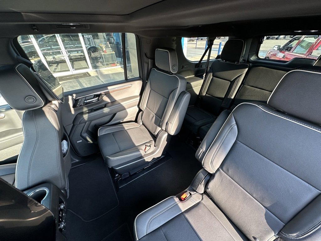 New 2025 Chevrolet Suburban Premier image 17