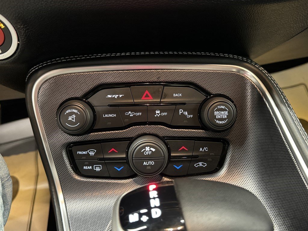 Used 2016 Dodge Challenger SRT w/ Technology Group image 29