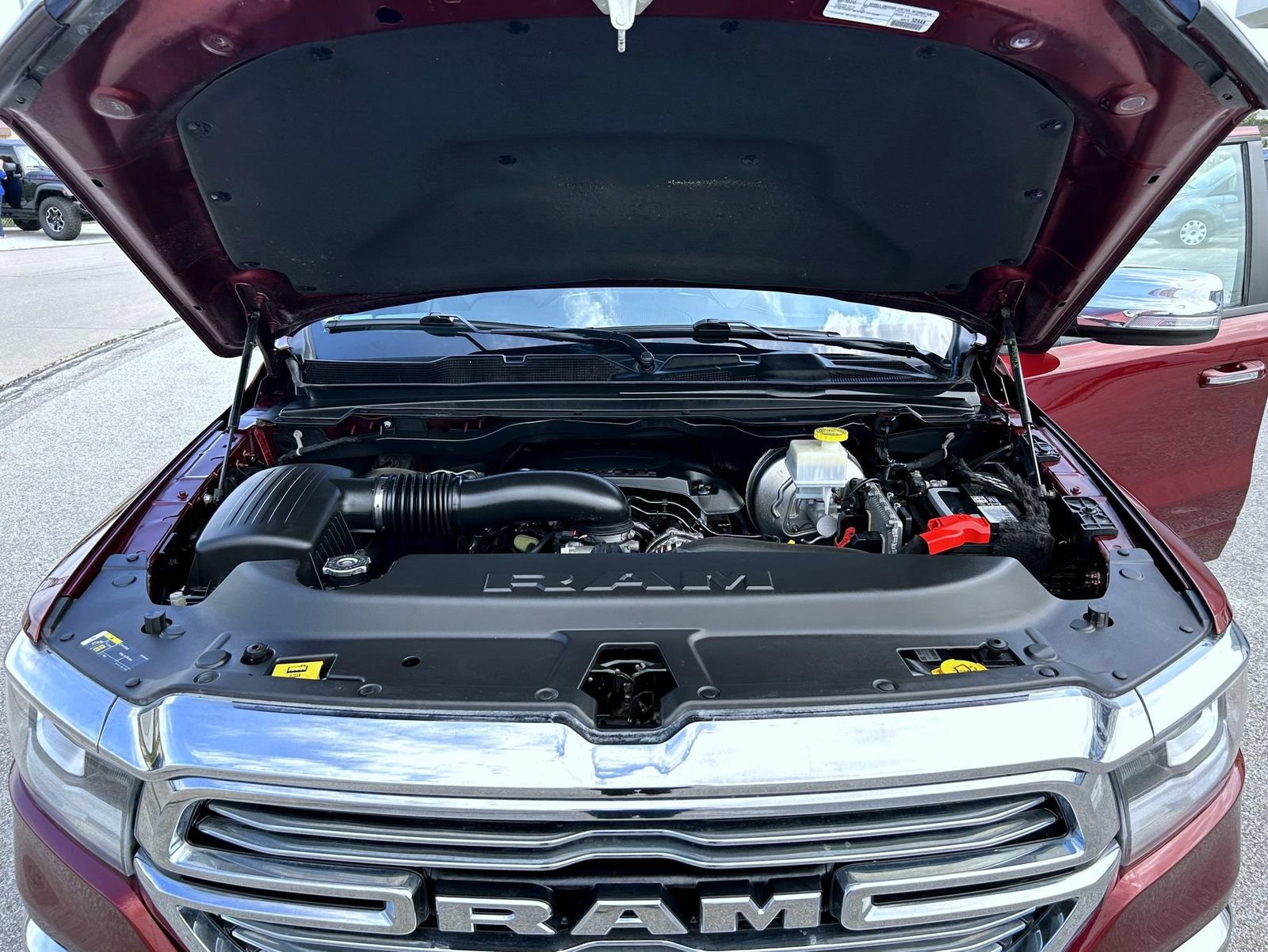 Used 2020 RAM 1500 Laramie AWD/4WD image 25