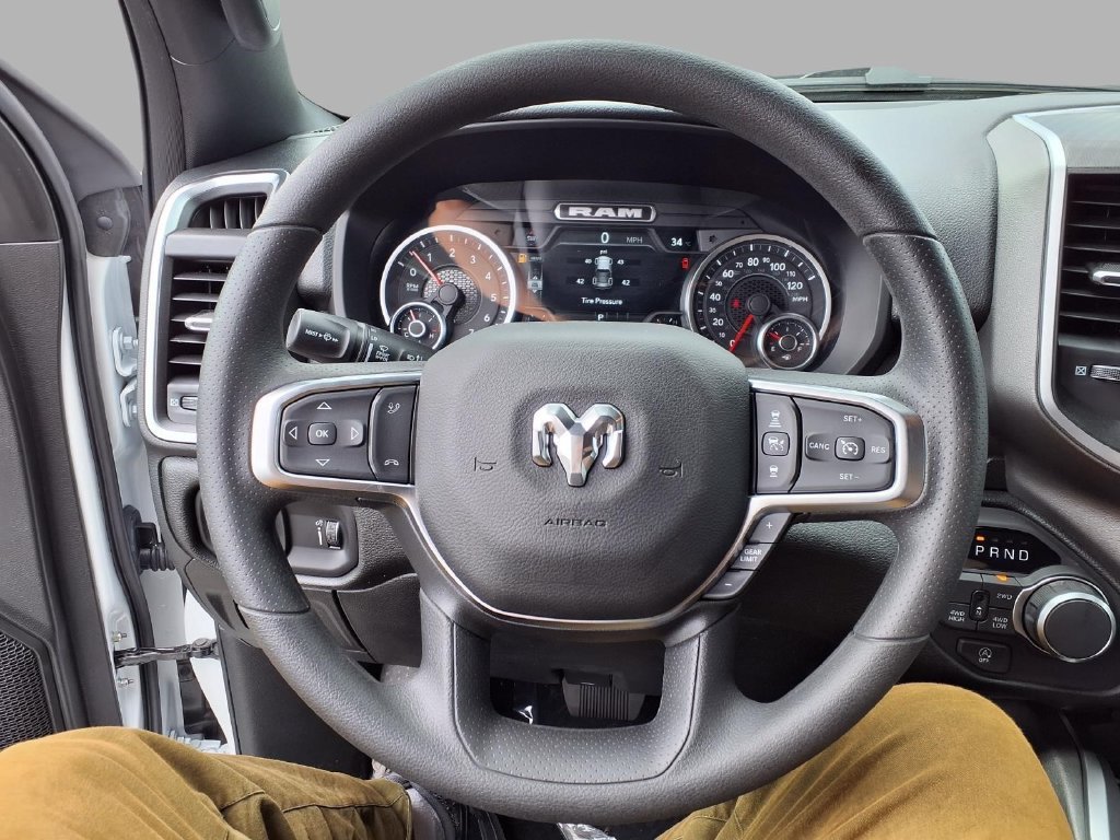 New 2026 RAM 1500 Express AWD/4WD image 15