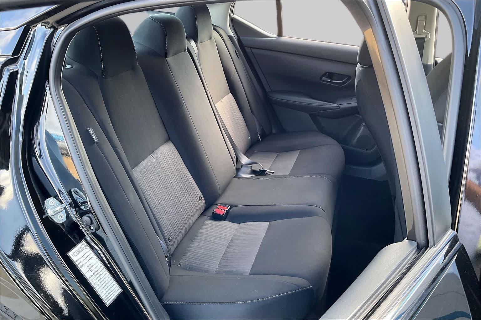 Used 2025 Nissan Sentra SV FWD image 18