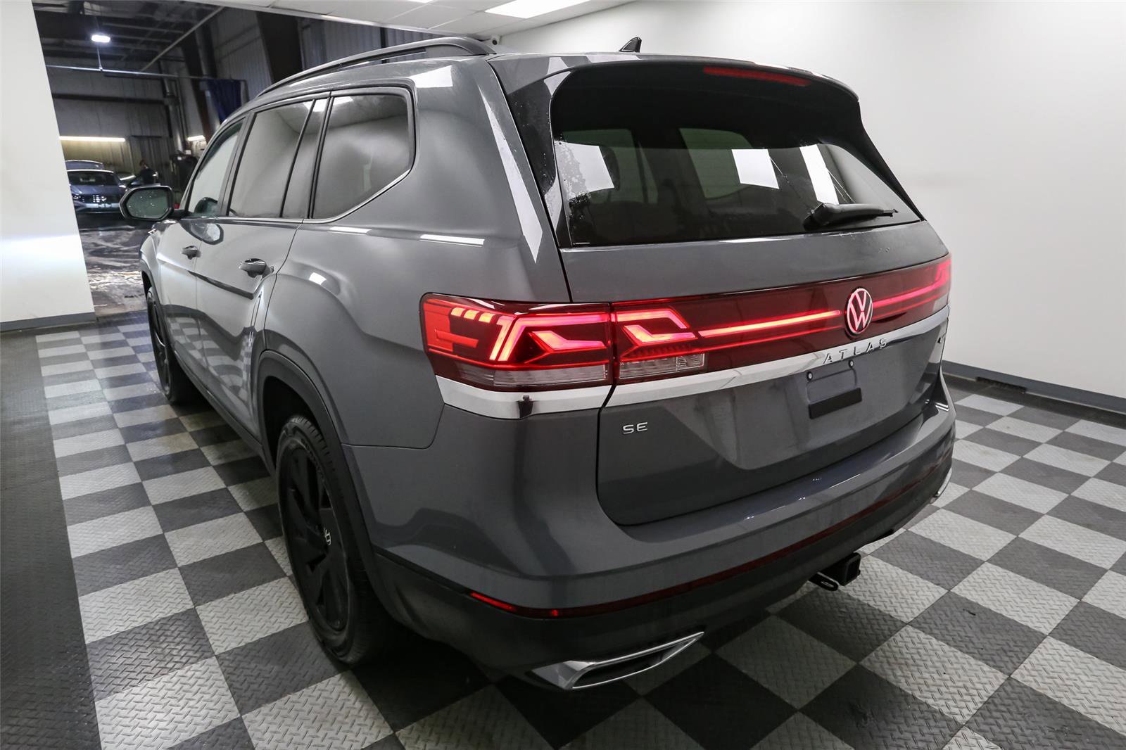 New 2026 Volkswagen Atlas SE image 9