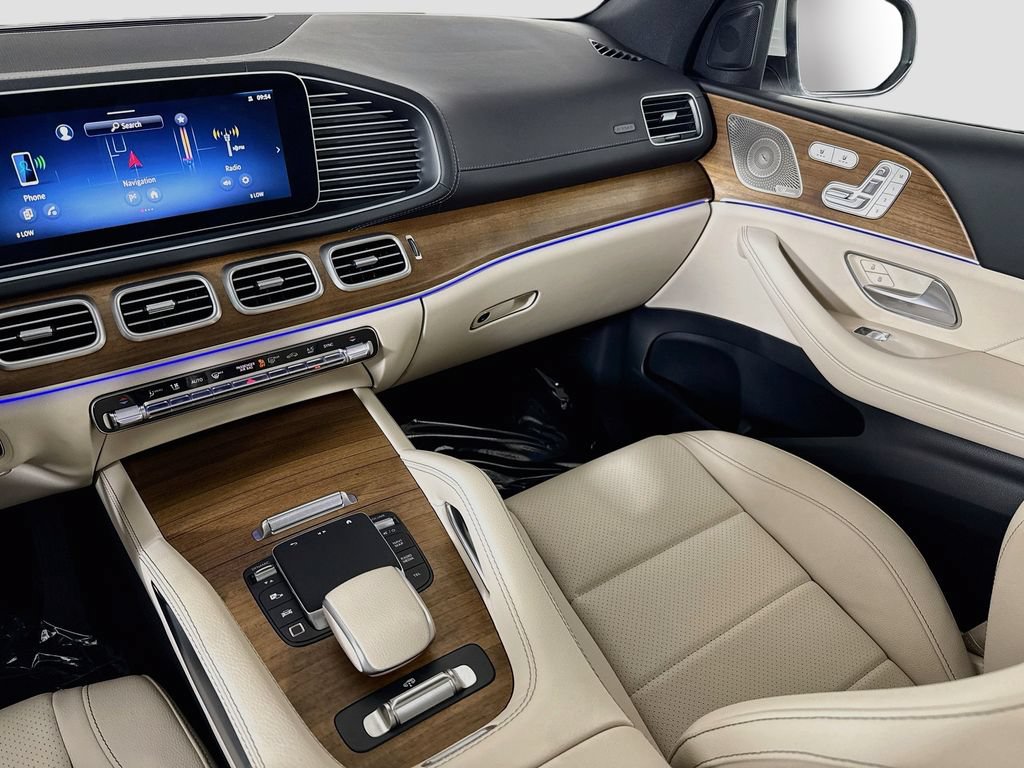 Used 2025 Mercedes-Benz GLS 450 4MATIC image 25