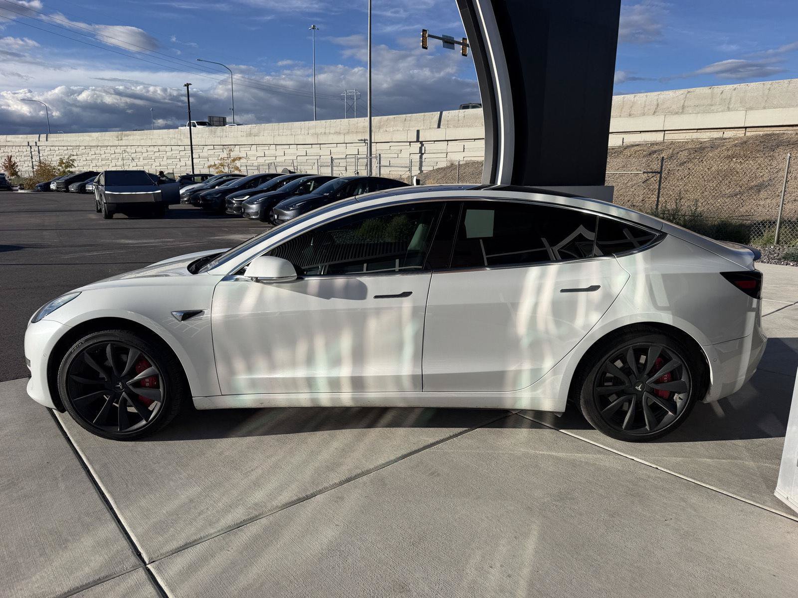 Used 2018 Tesla Model 3 Long Range RWD image 5