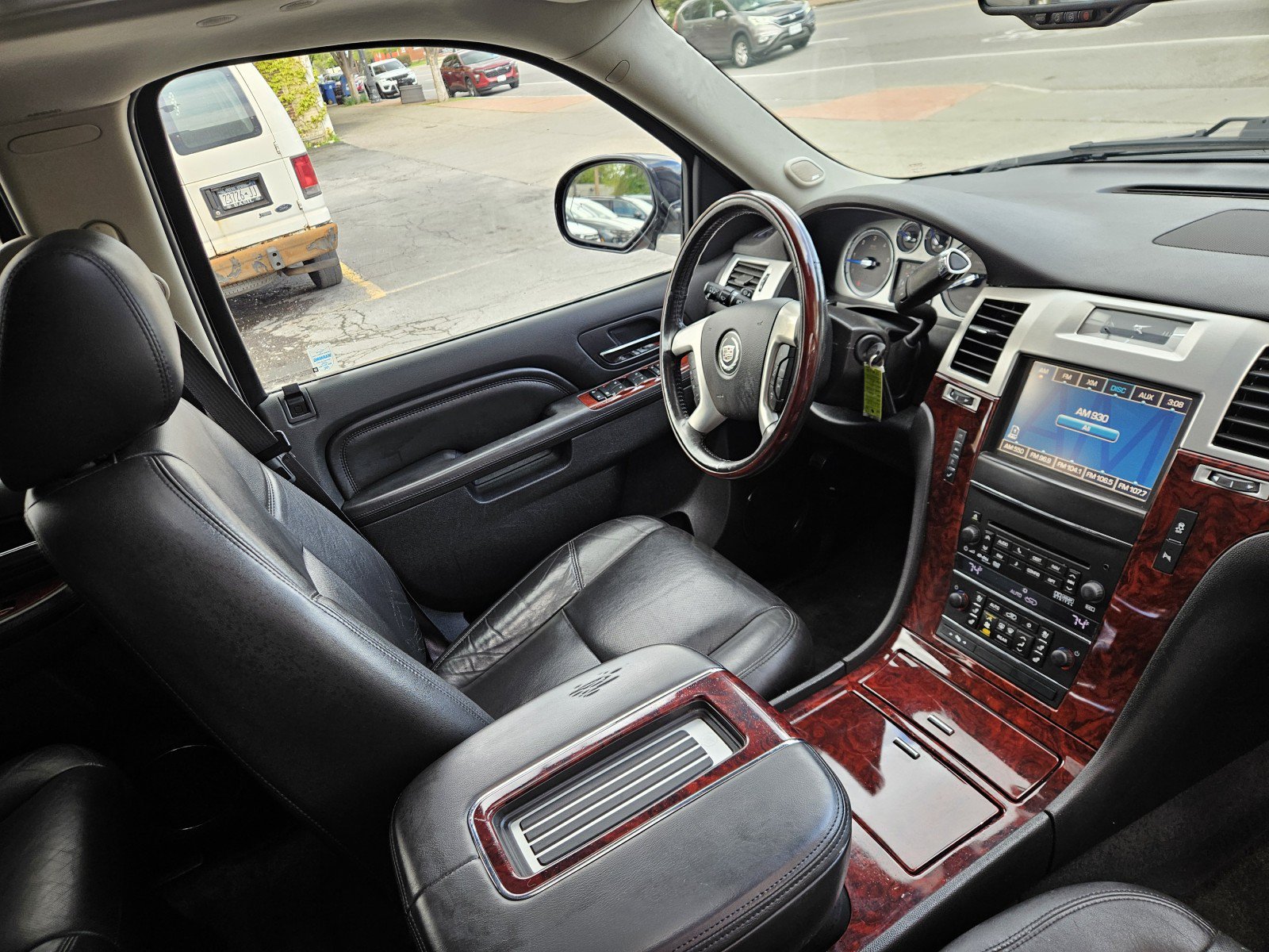 Used 2013 Cadillac Escalade ESV Luxury AWD/4WD image 19