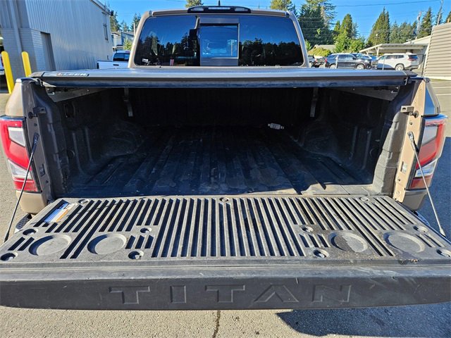 Used 2022 Nissan Titan PRO-4X w/ Pro-4x Convenience Package image 11