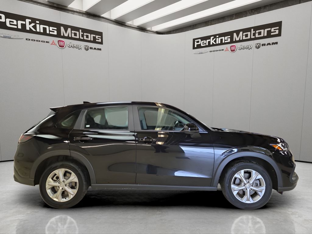 Used 2025 Honda HR-V LX image 6