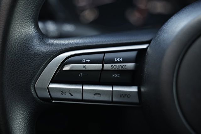 Used 2021 MAZDA MAZDA3 Sedan FWD image 32