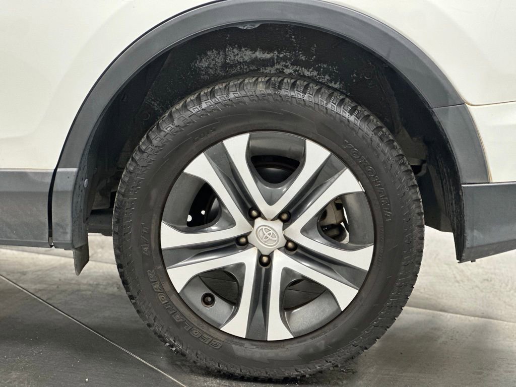 Used 2016 Toyota RAV4 LE image 22