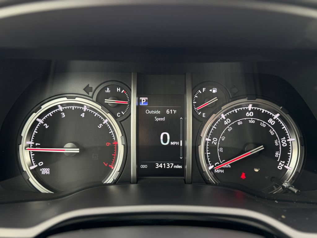 Used 2024 Toyota 4Runner TRD Off-Road Premium AWD/4WD image 18