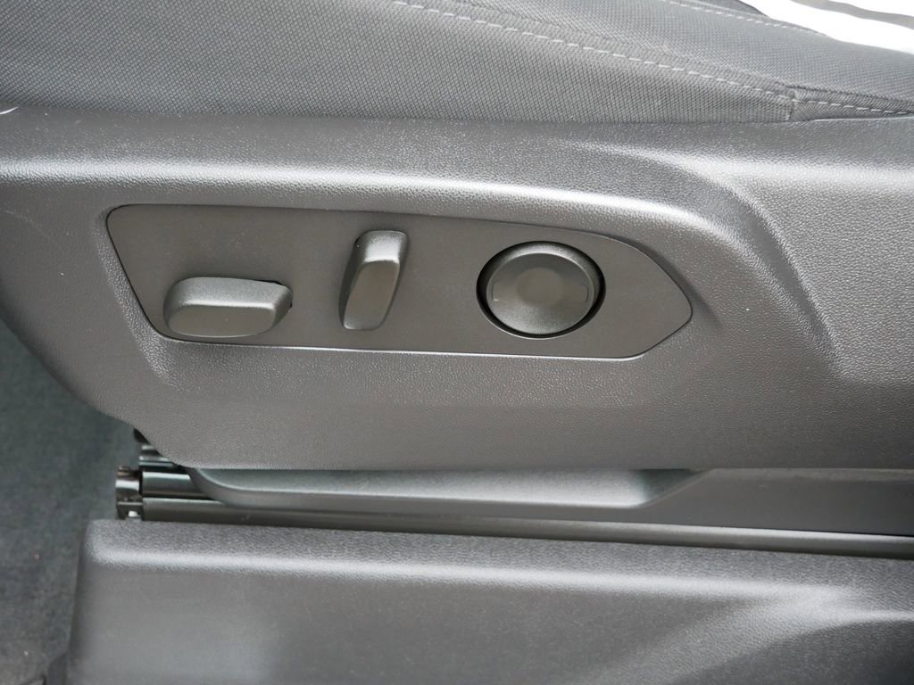 Used 2023 GMC Sierra 1500 SLE image 17