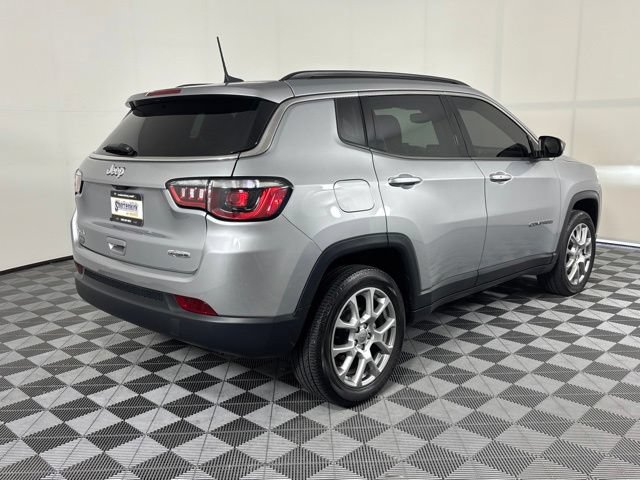 Used 2022 Jeep Compass Latitude AWD/4WD image 6