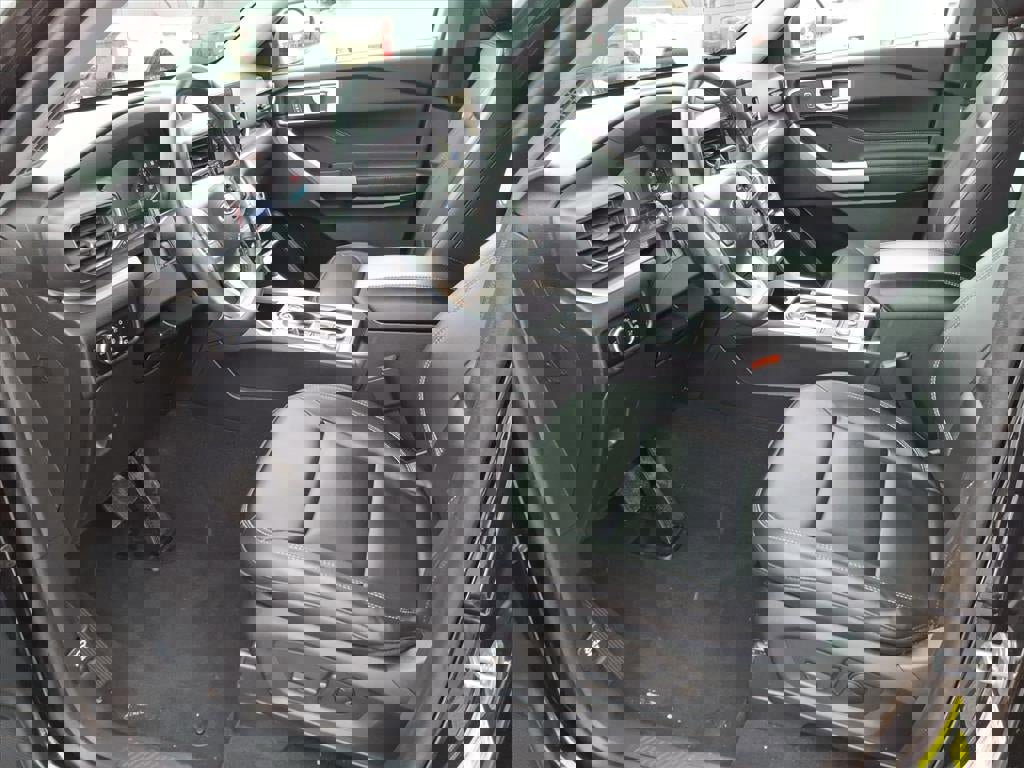 Certified 2023 Ford Explorer XLT w/ Equipment Group 202A image 11