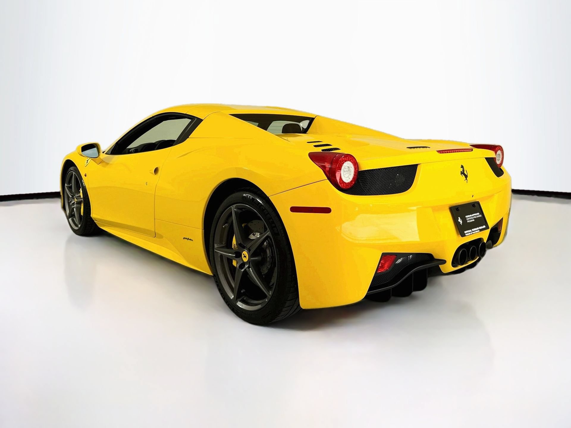 Certified 2015 Ferrari 458 Spider RWD image 5