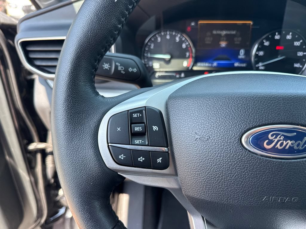 Used 2024 Ford Explorer XLT w/ Equipment Group 202A AWD/4WD image 27