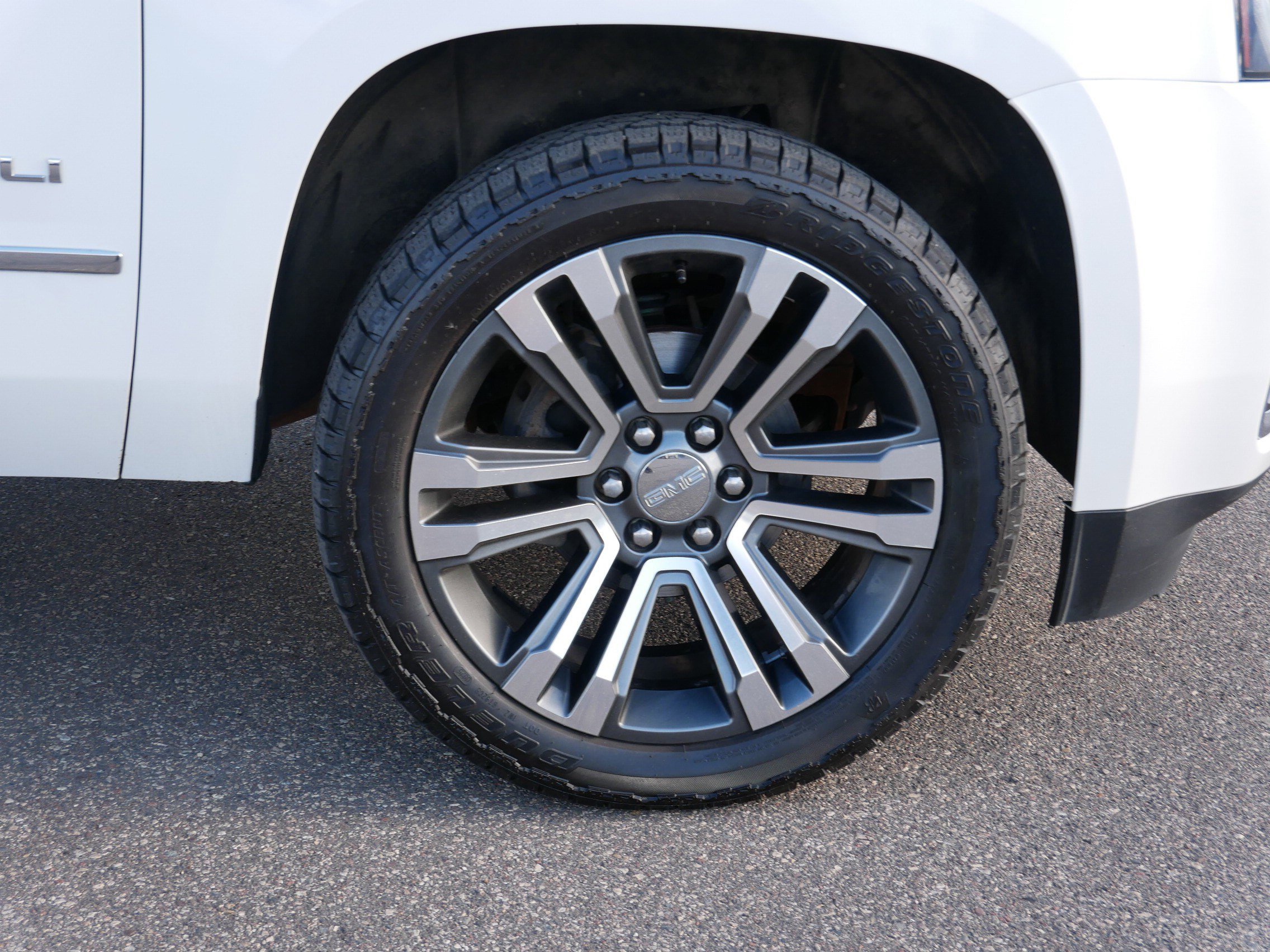 Used 2019 GMC Yukon XL Denali w/ Denali Ultimate Package AWD/4WD image 16