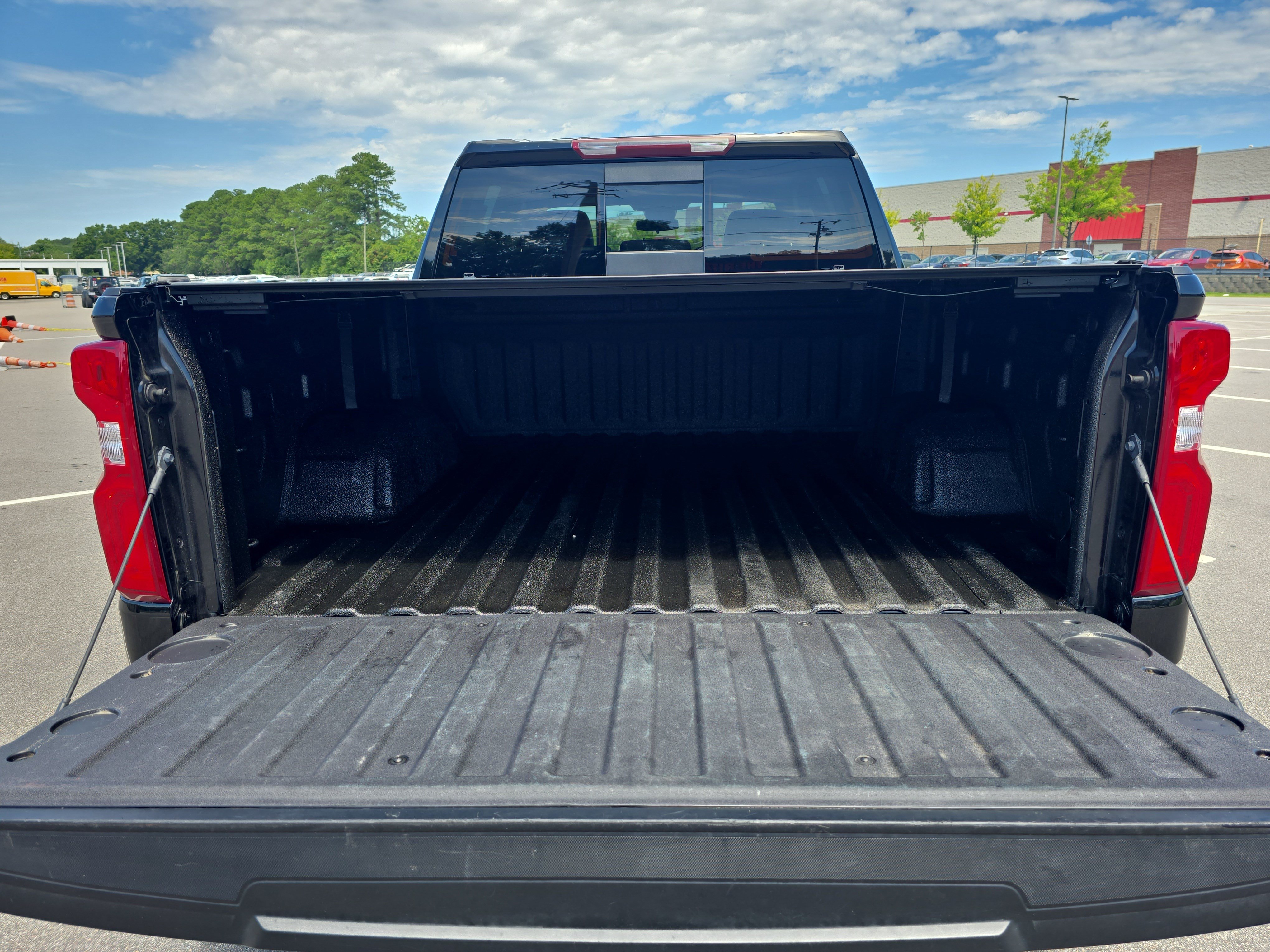 Used 2025 Chevrolet Silverado 1500 LT Trail Boss w/ Convenience Package II AWD/4WD image 13
