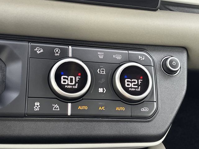 Used 2024 Land Rover Defender 90 S image 34