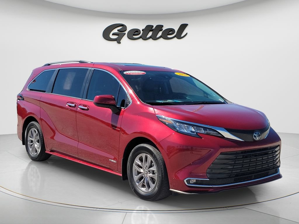 Certified 2021 Toyota Sienna XLE FWD image 4