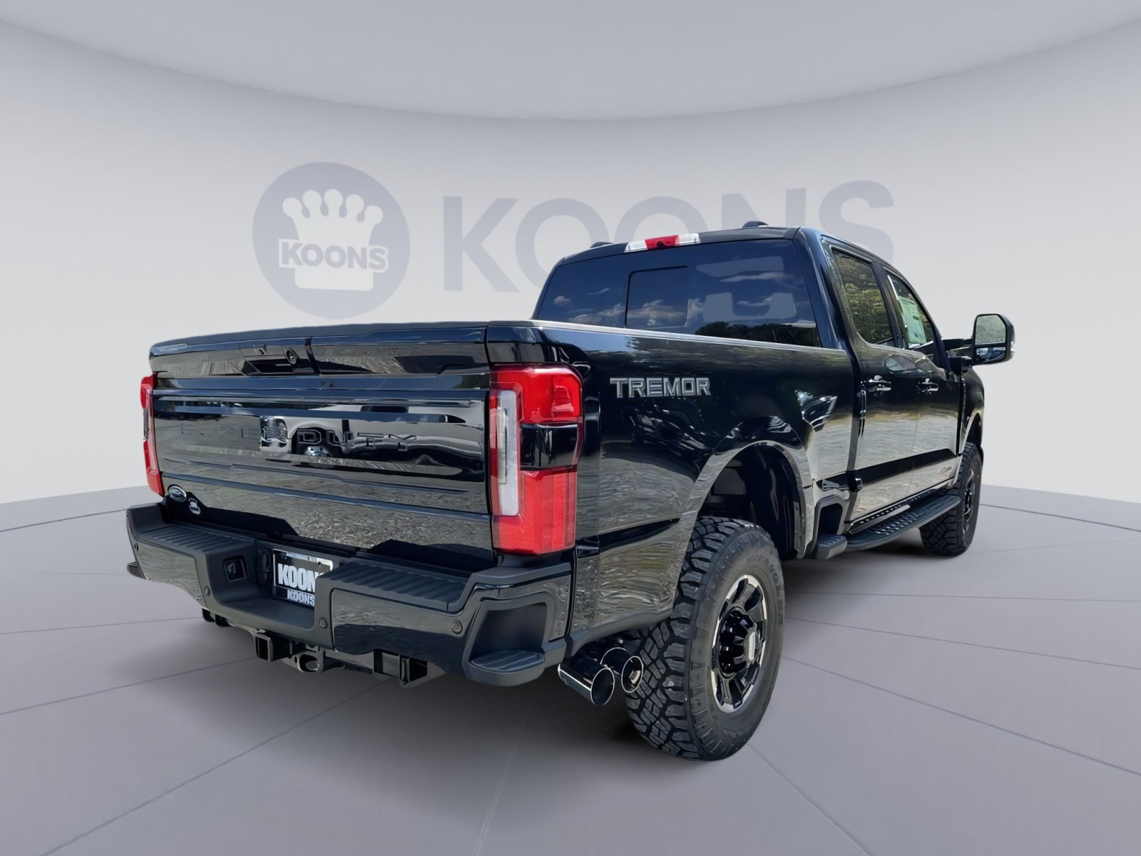 Used 2026 Ford F350 Platinum w/ Tremor Off-Road Package AWD/4WD image 7