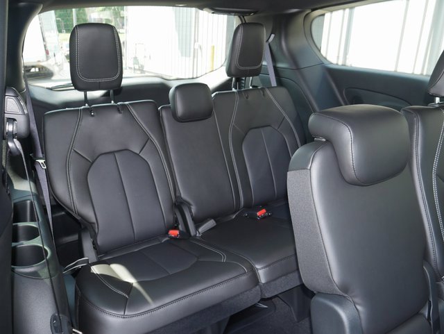 New 2026 Chrysler Pacifica Select image 26