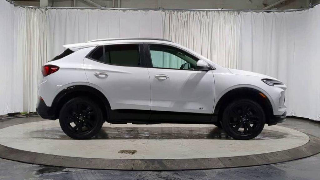 Used 2025 Buick Encore GX Sport Touring w/ Comfort Package image 11