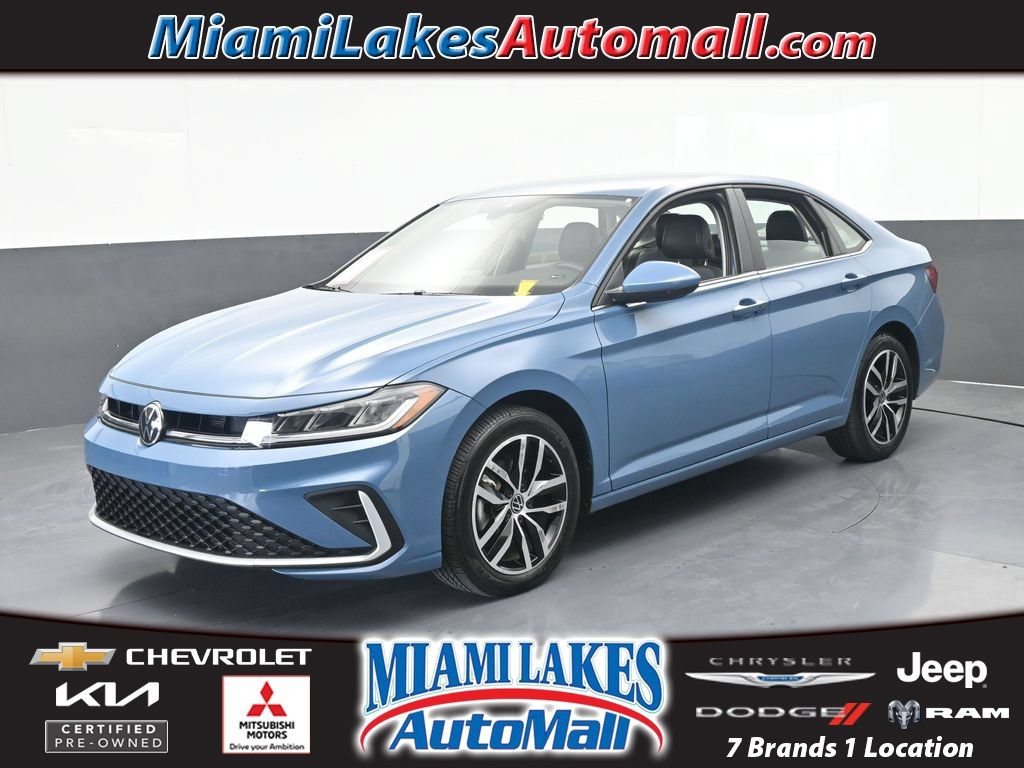 Used 2025 Volkswagen Jetta SE FWD image 1