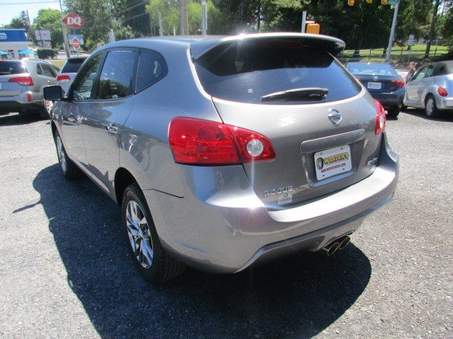 Used 2010 Nissan Rogue S Krom Edition AWD/4WD image 6