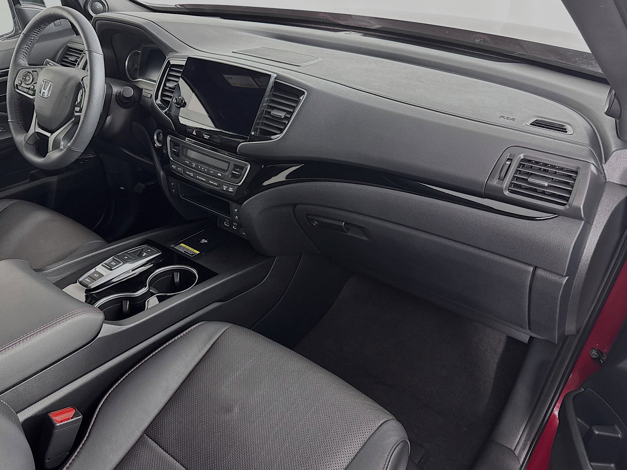 Certified 2024 Honda Passport Black Edition image 30