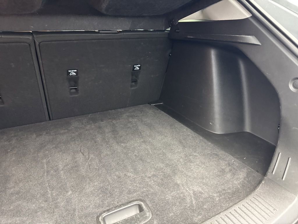 Used 2025 Chevrolet Trax LT w/ LT Convenience Package FWD image 38